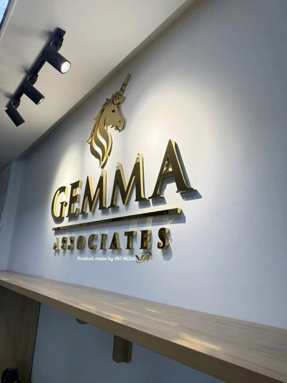 Chữ Nổi Inox Vàng Gemma Associates - VNT Media